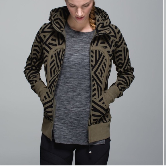 lululemon athletica Tops - LULULEMON Scuba Hoodie II chevron size 8